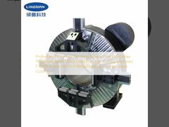 چاک اصلی پنوماتیک تمام ضربه‌ای چهار فک حرفه‌ای با سوراخ مربع دقیق، مورد استفاده برای دستگاه‌های برش لیزر F130DF، 4 فک، با فشار 0.2-0.9 مگاپاسکال برای برش لیزر فیبر